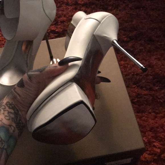 Bebe Nicola Why-White new - Picture 2 of 3